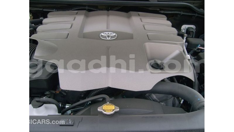 Big with watermark toyota land cruiser somalia import dubai 4140