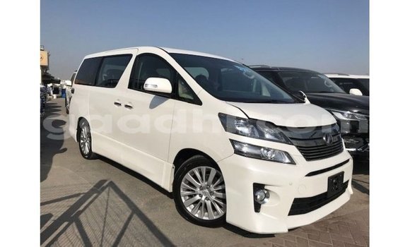 Acheter Import Voiture Toyota Vellfire Blanc à Import - Dubai, Somalie Acheter Import Voiture Toyota Vellfire Blanc à Import - Dubai, Somalie