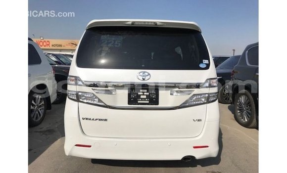 Acheter Import Voiture Toyota Vellfire Blanc à Import - Dubai, Somalie Acheter Import Voiture Toyota Vellfire Blanc à Import - Dubai, Somalie