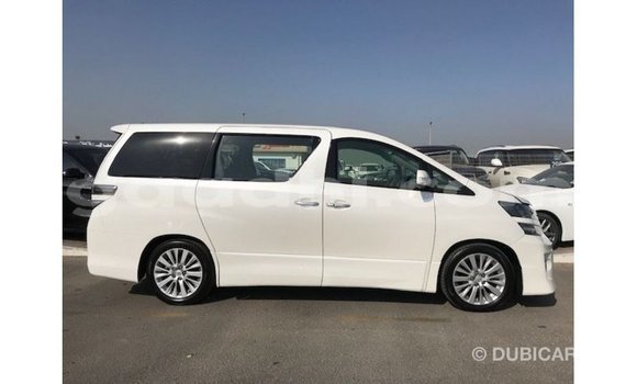 Acheter Import Voiture Toyota Vellfire Blanc à Import - Dubai, Somalie Acheter Import Voiture Toyota Vellfire Blanc à Import - Dubai, Somalie
