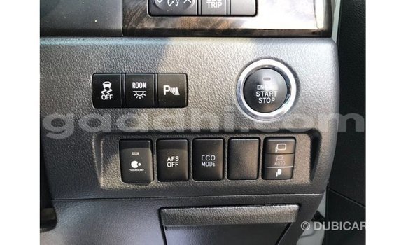 Acheter Import Voiture Toyota Vellfire Blanc à Import - Dubai, Somalie Acheter Import Voiture Toyota Vellfire Blanc à Import - Dubai, Somalie