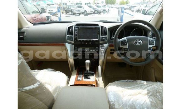 Acheter Import Voiture Toyota Land Cruiser Noir à Import - Dubai, Somalie Acheter Import Voiture Toyota Land Cruiser Noir à Import - Dubai, Somalie