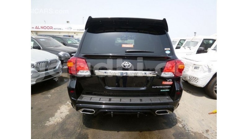 Big with watermark toyota land cruiser somalia import dubai 4145