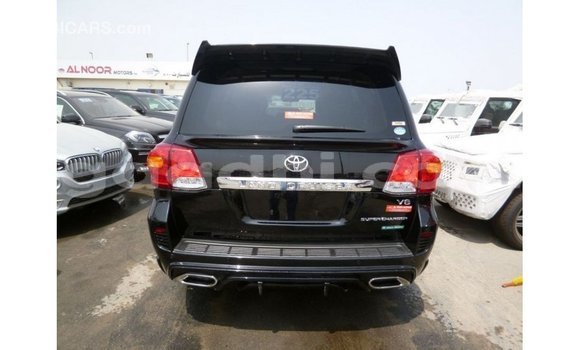 Acheter Import Voiture Toyota Land Cruiser Noir à Import - Dubai, Somalie Acheter Import Voiture Toyota Land Cruiser Noir à Import - Dubai, Somalie