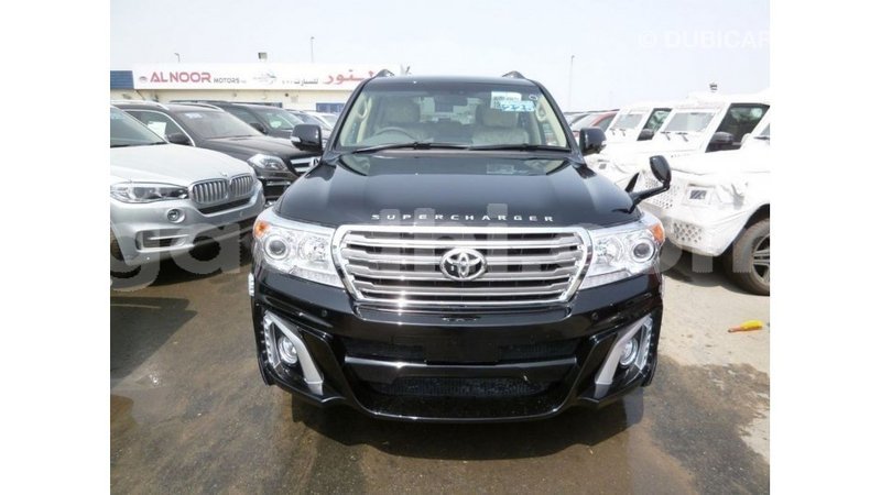 Big with watermark toyota land cruiser somalia import dubai 4145