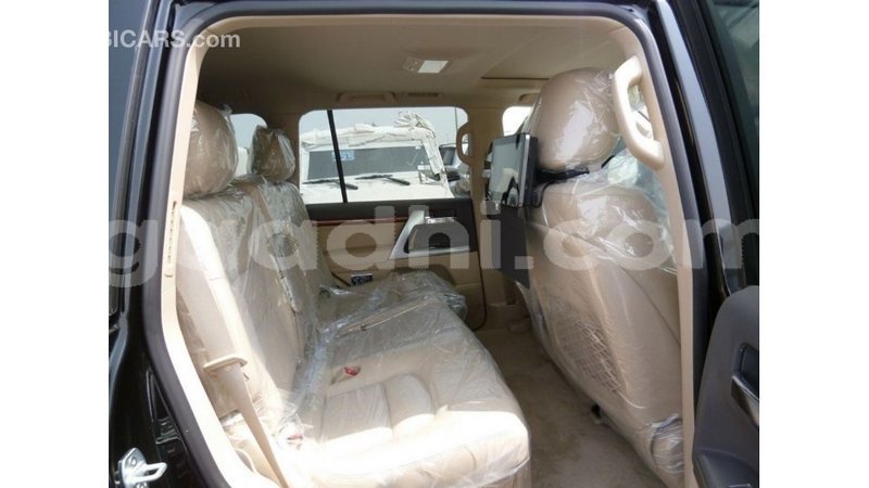 Big with watermark toyota land cruiser somalia import dubai 4145