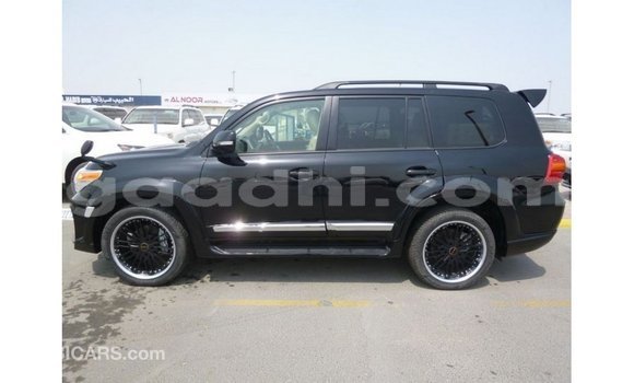 Acheter Import Voiture Toyota Land Cruiser Noir à Import - Dubai, Somalie Acheter Import Voiture Toyota Land Cruiser Noir à Import - Dubai, Somalie