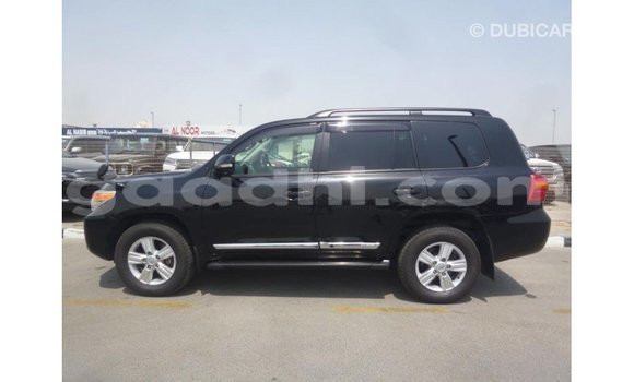 Acheter Import Voiture Toyota Land Cruiser Noir à Import - Dubai, Somalie Acheter Import Voiture Toyota Land Cruiser Noir à Import - Dubai, Somalie