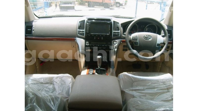 Big with watermark toyota land cruiser somalia import dubai 4147