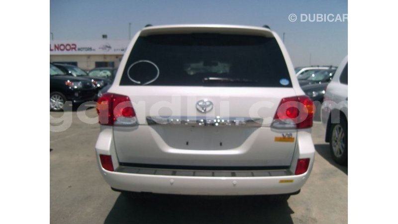 Big with watermark toyota land cruiser somalia import dubai 4147