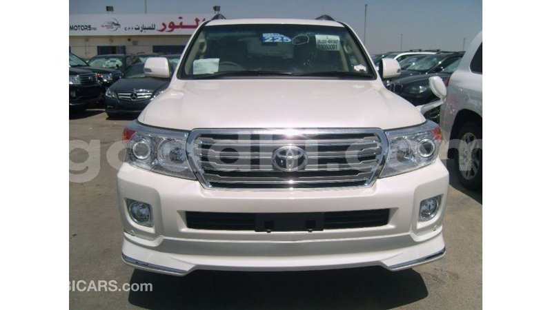 Big with watermark toyota land cruiser somalia import dubai 4147