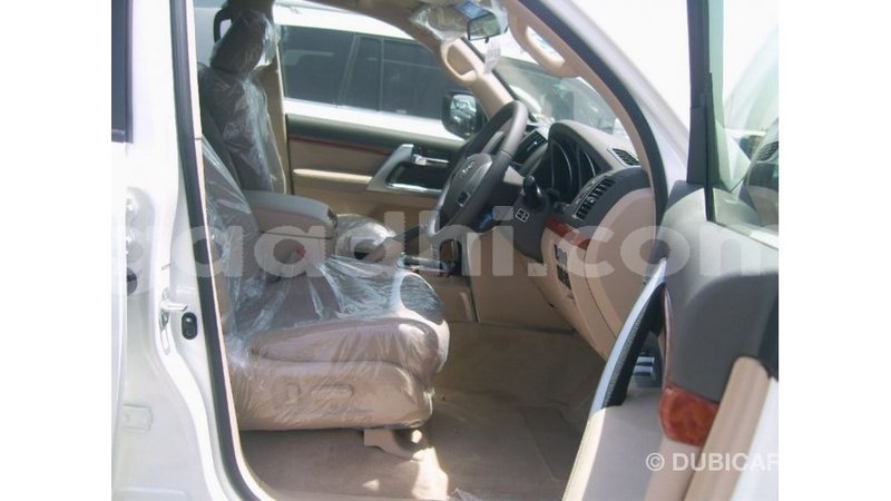 Big with watermark toyota land cruiser somalia import dubai 4147