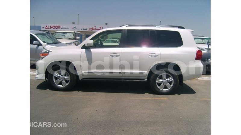 Big with watermark toyota land cruiser somalia import dubai 4147