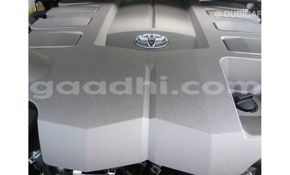 ይግዙ Imported Toyota Land Cruiser ነጭ መኪና በ Import - Dubai በ ሶማሊያ ይግዙ Imported Toyota Land Cruiser ነጭ መኪና በ Import - Dubai በ ሶማሊያ