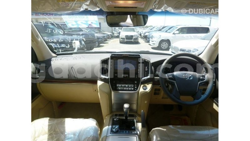 Big with watermark toyota land cruiser somalia import dubai 4153