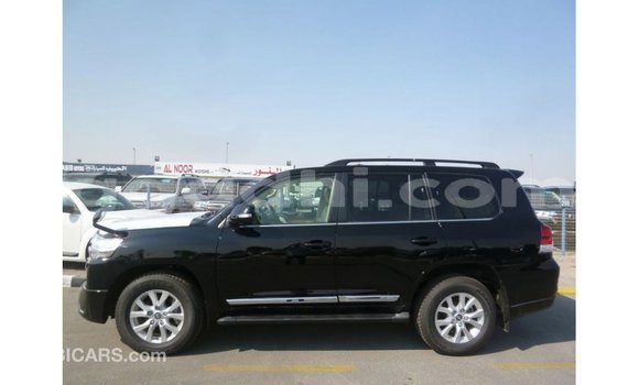 Acheter Import Voiture Toyota Land Cruiser Noir à Import - Dubai, Somalie Acheter Import Voiture Toyota Land Cruiser Noir à Import - Dubai, Somalie