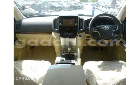 ይግዙ Imported Toyota Land Cruiser ጥቁር መኪና በ Import - Dubai በ ሶማሊያ ይግዙ Imported Toyota Land Cruiser ጥቁር መኪና በ Import - Dubai በ ሶማሊያ
