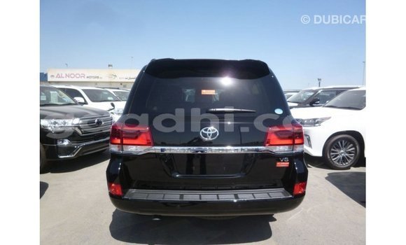 ይግዙ Imported Toyota Land Cruiser ጥቁር መኪና በ Import - Dubai በ ሶማሊያ ይግዙ Imported Toyota Land Cruiser ጥቁር መኪና በ Import - Dubai በ ሶማሊያ