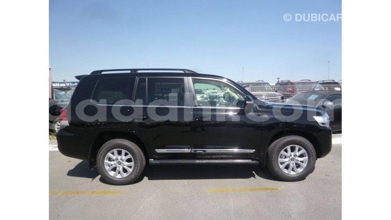 Big with watermark toyota land cruiser somalia import dubai 4155