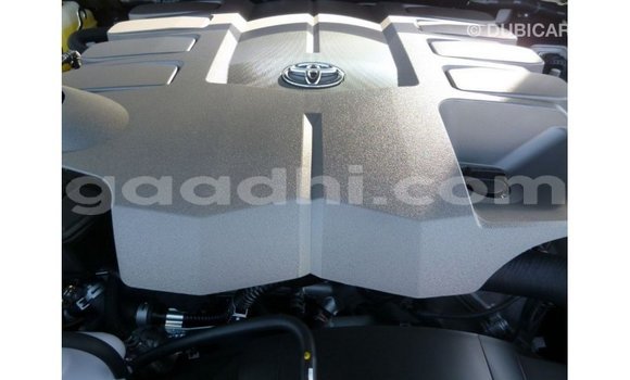Acheter Import Voiture Toyota Land Cruiser Blanc à Import - Dubai, Somalie Acheter Import Voiture Toyota Land Cruiser Blanc à Import - Dubai, Somalie