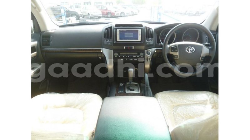 Big with watermark toyota land cruiser somalia import dubai 4163