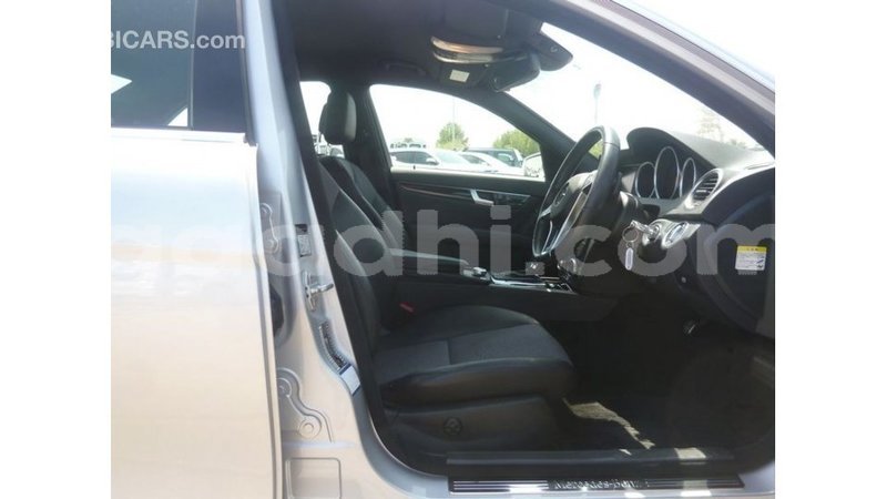 Big with watermark mercedes benz 200 somalia import dubai 4164