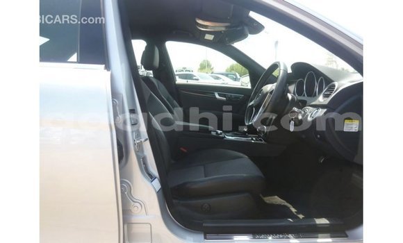 Acheter Import Voiture Mercedes-Benz 200 Autre à Import - Dubai, Somalie Acheter Import Voiture Mercedes-Benz 200 Autre à Import - Dubai, Somalie