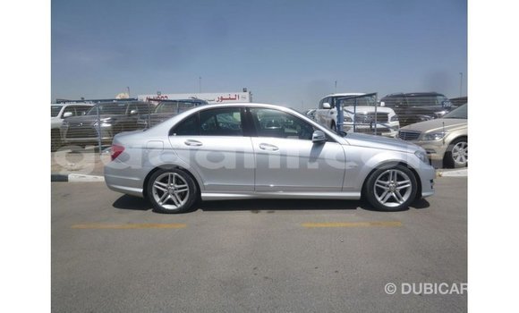 Acheter Import Voiture Mercedes-Benz 200 Autre à Import - Dubai, Somalie Acheter Import Voiture Mercedes-Benz 200 Autre à Import - Dubai, Somalie