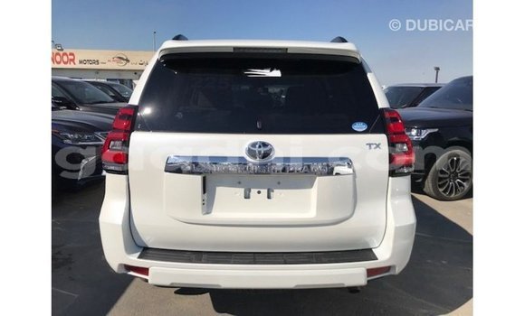 Acheter Import Voiture Toyota Prado Blanc à Import - Dubai, Somalie Acheter Import Voiture Toyota Prado Blanc à Import - Dubai, Somalie