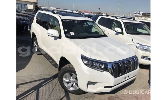 Acheter Import Voiture Toyota Prado Blanc à Import - Dubai, Somalie Acheter Import Voiture Toyota Prado Blanc à Import - Dubai, Somalie