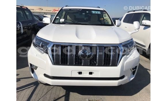 Acheter Import Voiture Toyota Prado Blanc à Import - Dubai, Somalie Acheter Import Voiture Toyota Prado Blanc à Import - Dubai, Somalie