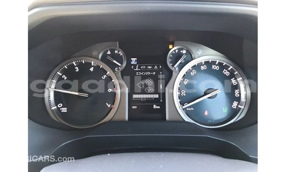 Acheter Import Voiture Toyota Prado Blanc à Import - Dubai, Somalie Acheter Import Voiture Toyota Prado Blanc à Import - Dubai, Somalie