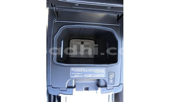 ይግዙ Imported Toyota Land Cruiser ነጭ መኪና በ Import - Dubai በ ሶማሊያ ይግዙ Imported Toyota Land Cruiser ነጭ መኪና በ Import - Dubai በ ሶማሊያ