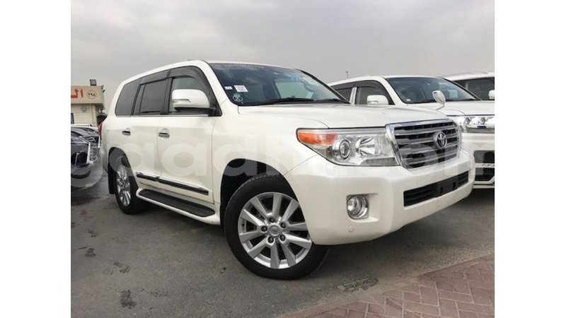 Big with watermark toyota land cruiser somalia import dubai 4170