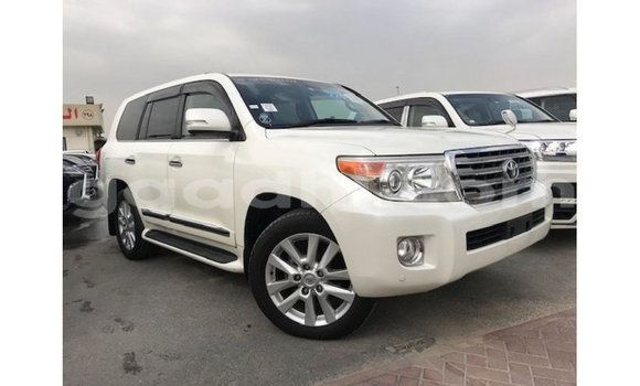 Buy Import Toyota Land Cruiser White Car in Import - Dubai in Somalia Buy Import Toyota Land Cruiser White Car in Import - Dubai in Somalia