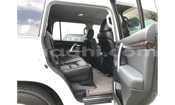 Buy Import Toyota Land Cruiser White Car in Import - Dubai in Somalia Buy Import Toyota Land Cruiser White Car in Import - Dubai in Somalia