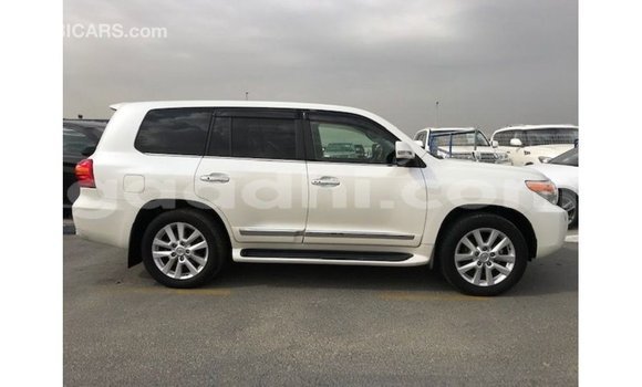 Buy Import Toyota Land Cruiser White Car in Import - Dubai in Somalia Buy Import Toyota Land Cruiser White Car in Import - Dubai in Somalia