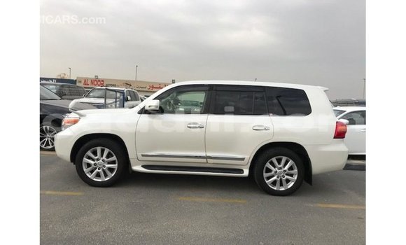 Buy Import Toyota Land Cruiser White Car in Import - Dubai in Somalia Buy Import Toyota Land Cruiser White Car in Import - Dubai in Somalia