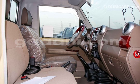 Buy Import Toyota Land Cruiser Beige Car in Import - Dubai in Somalia Buy Import Toyota Land Cruiser Beige Car in Import - Dubai in Somalia