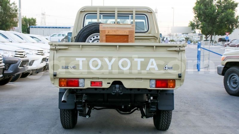 Big with watermark toyota land cruiser somalia import dubai 4175