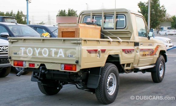 Buy Import Toyota Land Cruiser Beige Car in Import - Dubai in Somalia Buy Import Toyota Land Cruiser Beige Car in Import - Dubai in Somalia
