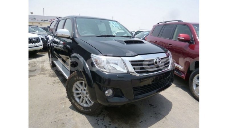 Big with watermark toyota hilux somalia import dubai 4176