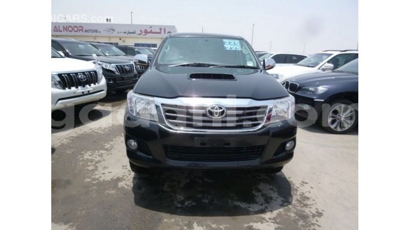 Big with watermark toyota hilux somalia import dubai 4176