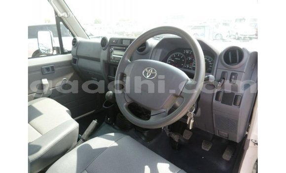 ይግዙ Imported Toyota Land Cruiser ነጭ መኪና በ Import - Dubai በ ሶማሊያ ይግዙ Imported Toyota Land Cruiser ነጭ መኪና በ Import - Dubai በ ሶማሊያ