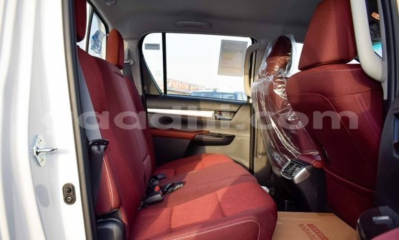 ይግዙ Imported Toyota Hilux ነጭ መኪና በ Import - Dubai በ ሶማሊያ ይግዙ Imported Toyota Hilux ነጭ መኪና በ Import - Dubai በ ሶማሊያ