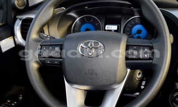 ይግዙ Imported Toyota Hilux ነጭ መኪና በ Import - Dubai በ ሶማሊያ ይግዙ Imported Toyota Hilux ነጭ መኪና በ Import - Dubai በ ሶማሊያ