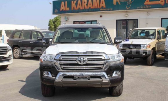 Nunua Imported Toyota Land Cruiser Nyeusi Gari ndani ya Import - Dubai nchini Somalia Nunua Imported Toyota Land Cruiser Nyeusi Gari ndani ya Import - Dubai nchini Somalia