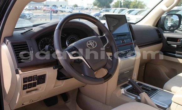 Nunua Imported Toyota Land Cruiser Nyeusi Gari ndani ya Import - Dubai nchini Somalia Nunua Imported Toyota Land Cruiser Nyeusi Gari ndani ya Import - Dubai nchini Somalia