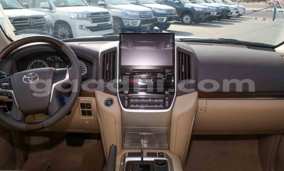 Nunua Imported Toyota Land Cruiser Nyeusi Gari ndani ya Import - Dubai nchini Somalia Nunua Imported Toyota Land Cruiser Nyeusi Gari ndani ya Import - Dubai nchini Somalia
