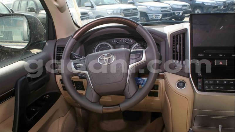 Big with watermark toyota land cruiser somalia import dubai 4181